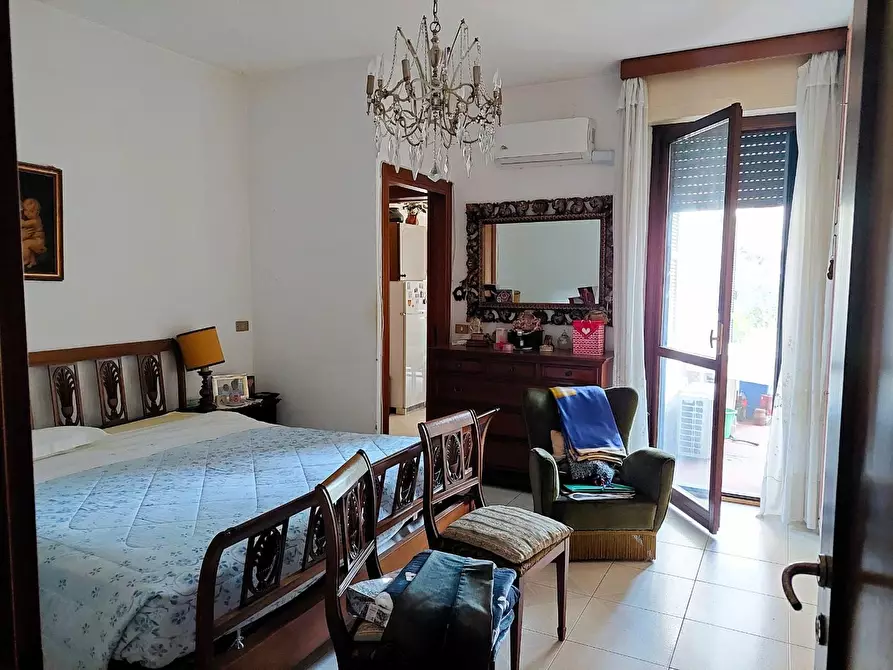 Immagine 9 di Villa in vendita  a San Giuliano Terme