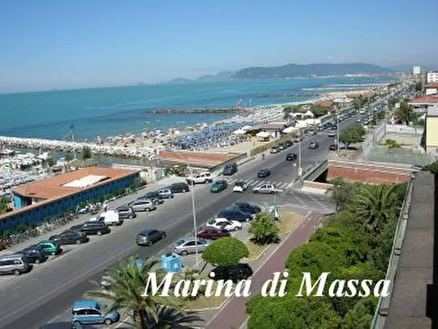 Immagine 10 di Appartamento in vendita  a Massa