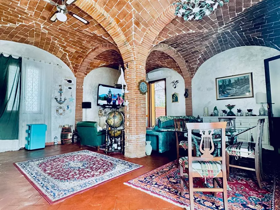 casa indipendente in vendita a Cascina