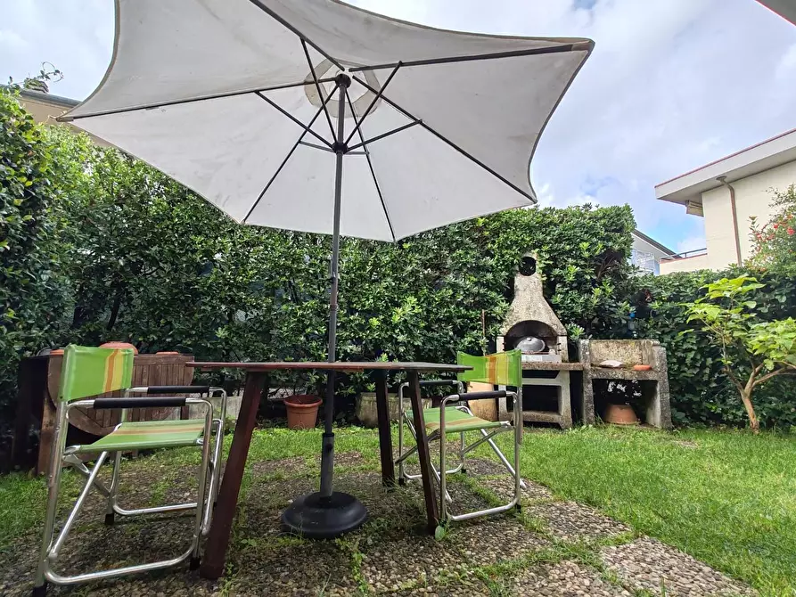 Immagine 15 di Appartamento in vendita  a Massa