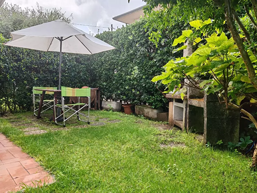 Immagine 23 di Appartamento in vendita  a Massa