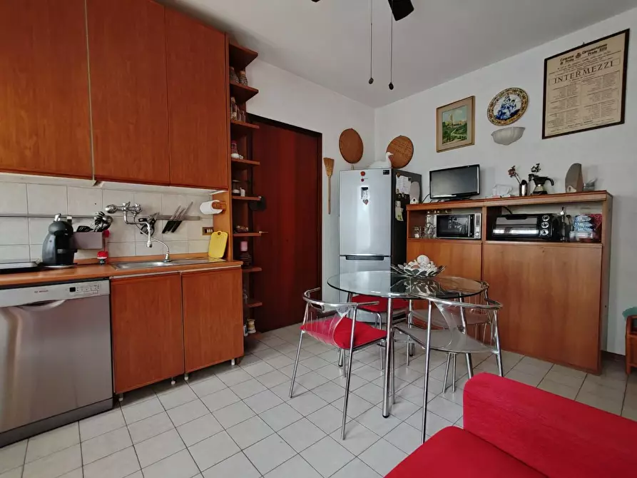 Immagine 4 di Appartamento in vendita  a Massa