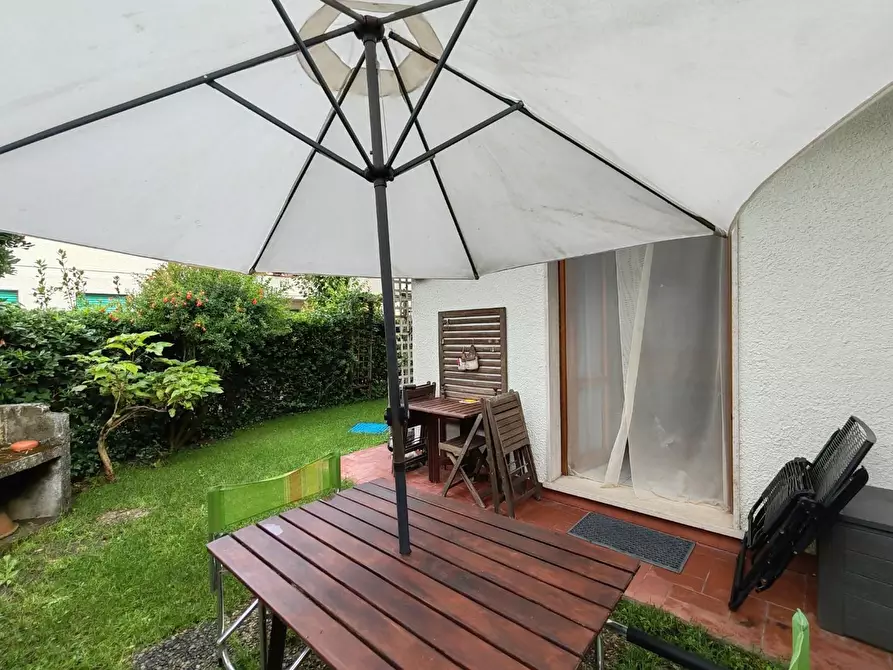 Immagine 16 di Appartamento in vendita  a Massa