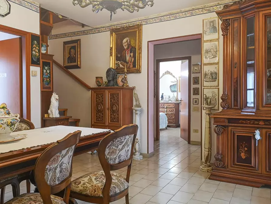 Immagine 4 di Appartamento in vendita  a Massa