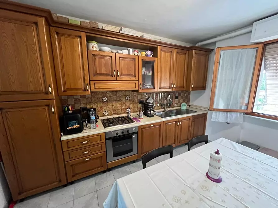 Immagine 3 di Appartamento in vendita  a Massa