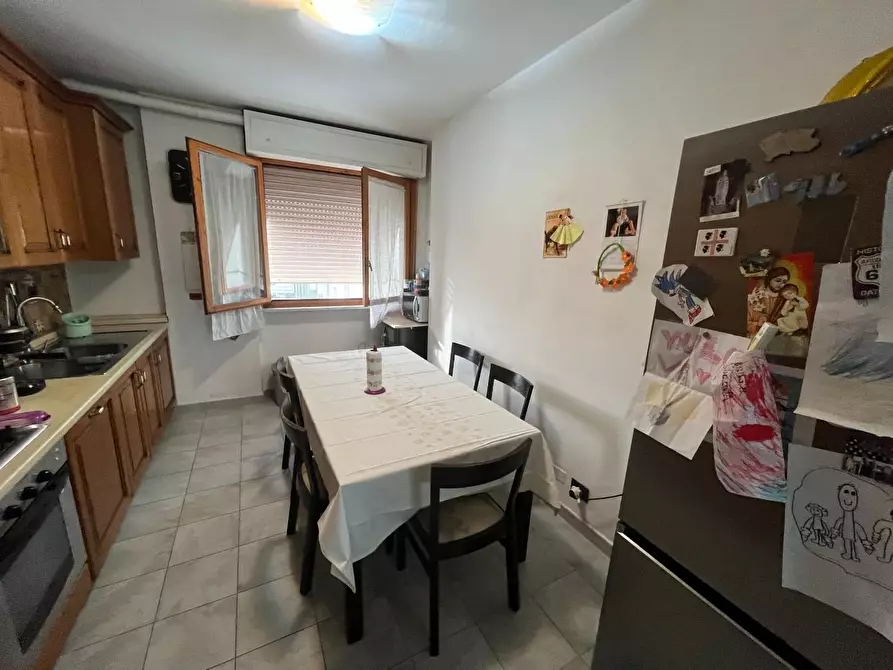 Immagine 2 di Appartamento in vendita  a Massa