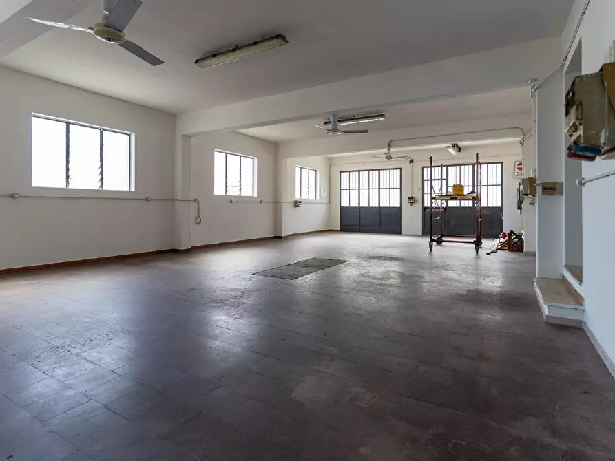 Immagine 3 di Attività artigianale in affitto  a Cerreto Guidi