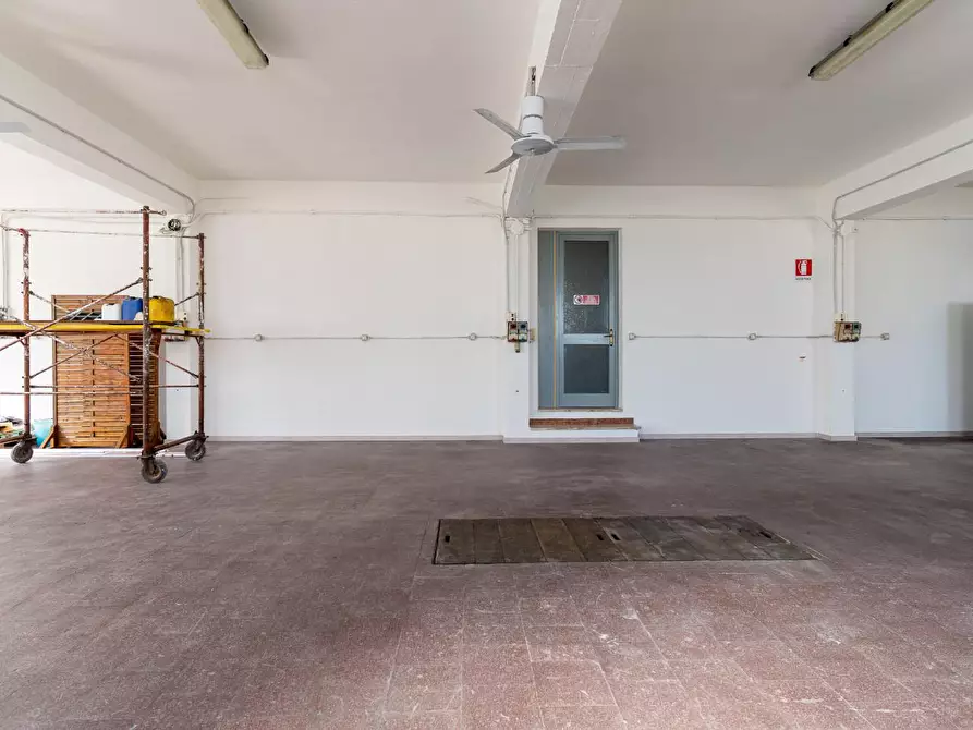 Immagine 5 di Attività artigianale in affitto  a Cerreto Guidi