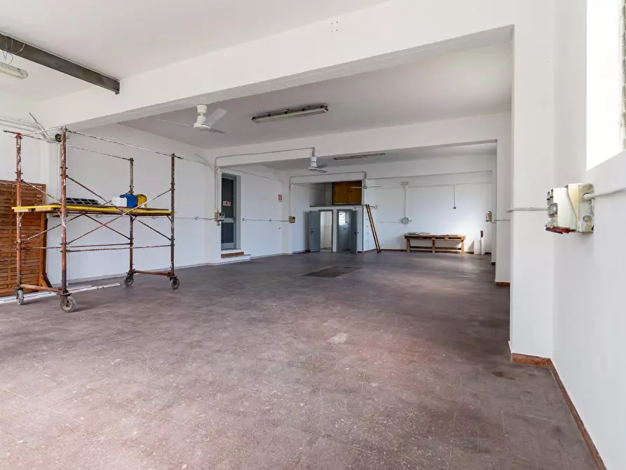 Immagine 10 di Attività artigianale in affitto  a Cerreto Guidi