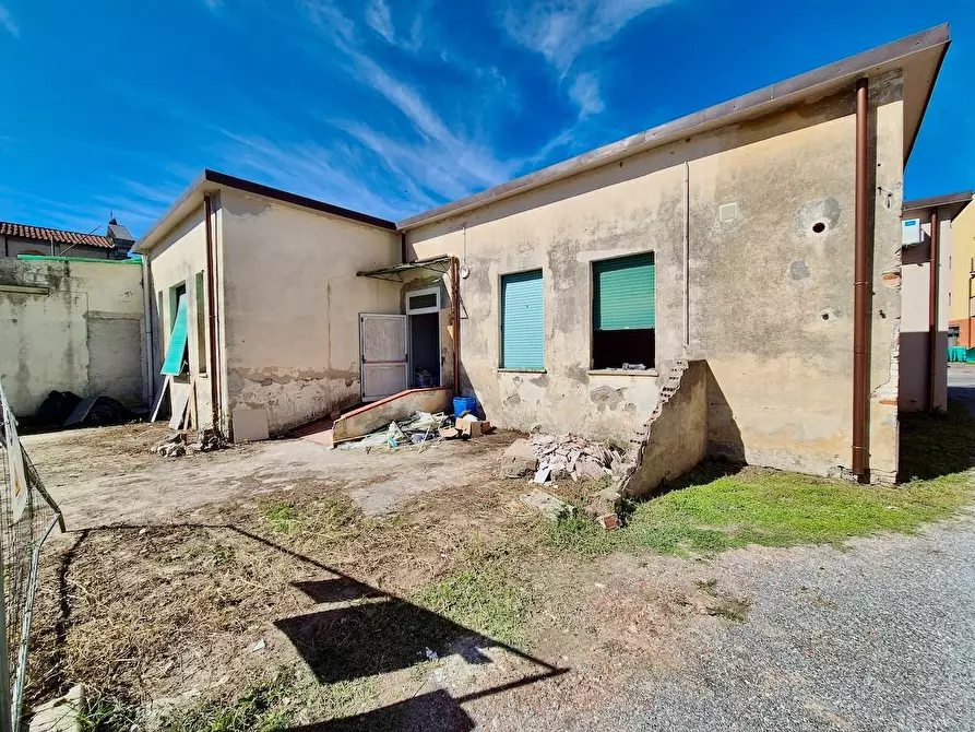 Immagine 10 di Villa in vendita  a Pisa