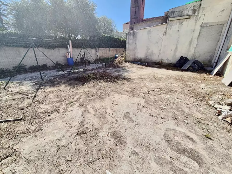 Immagine 18 di Villa in vendita  a Pisa