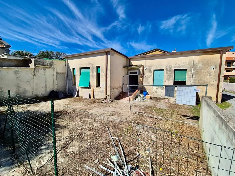 Immagine 13 di Villa in vendita  a Pisa