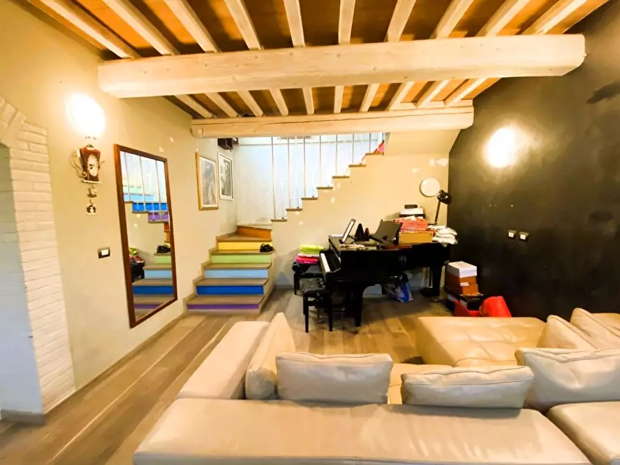 Immagine 2 di Casa colonica in vendita  a Vinci