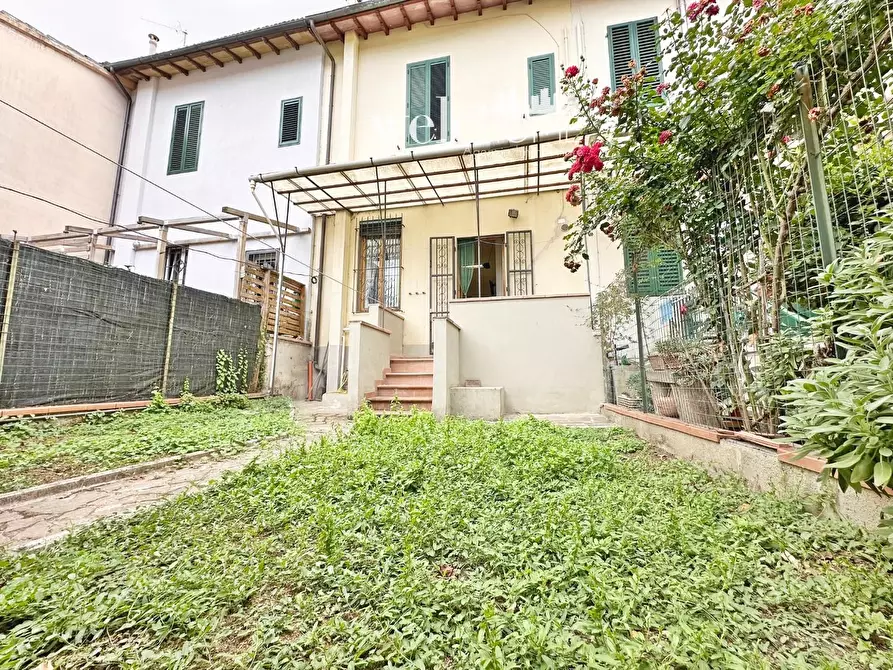 casa indipendente in vendita a Campi Bisenzio