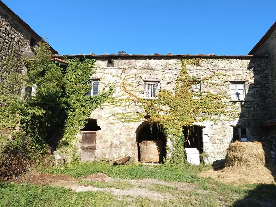 Immagine 1 di Rustico / casale in vendita  a Varese Ligure
