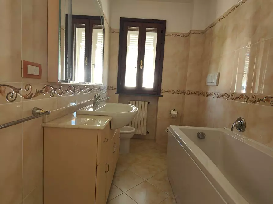 Immagine 11 di Appartamento in vendita  a Fucecchio