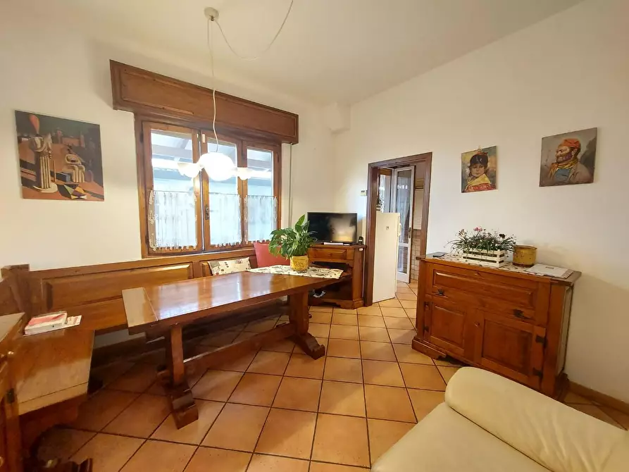 Immagine 9 di Casa bifamiliare in vendita  a Lucca