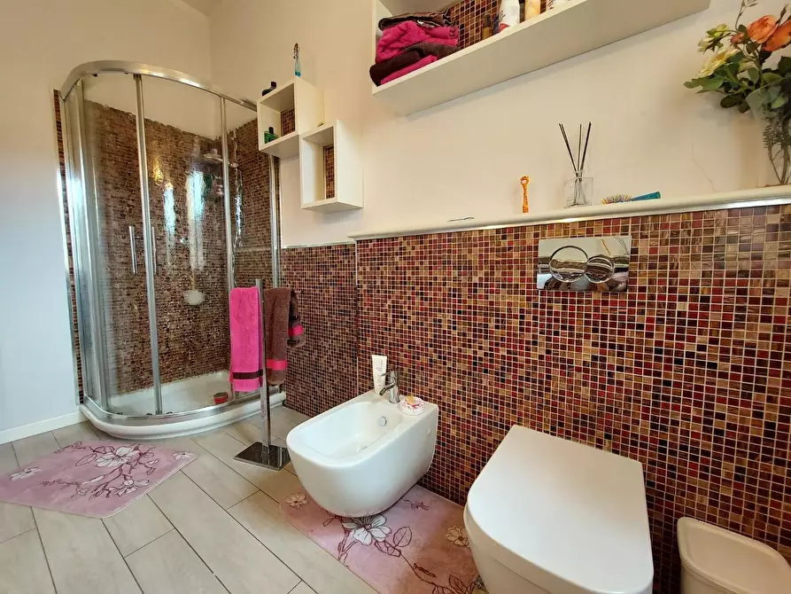 Immagine 52 di Casa bifamiliare in vendita  a Lucca