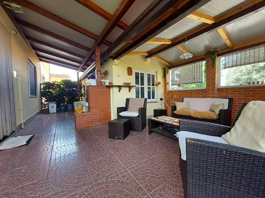 Immagine 28 di Casa bifamiliare in vendita  a Lucca