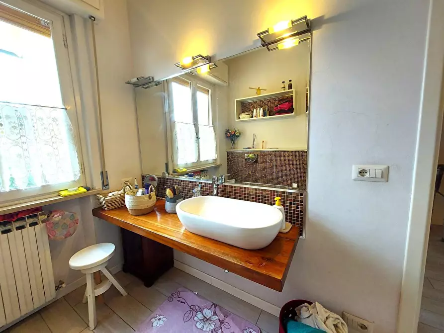 Immagine 49 di Casa bifamiliare in vendita  a Lucca