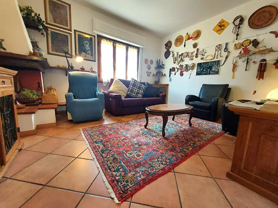 Immagine 13 di Casa bifamiliare in vendita  a Lucca