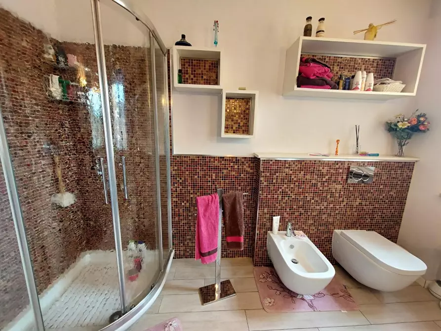 Immagine 50 di Casa bifamiliare in vendita  a Lucca