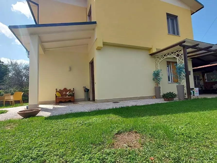 Immagine 20 di Casa bifamiliare in vendita  a Lucca