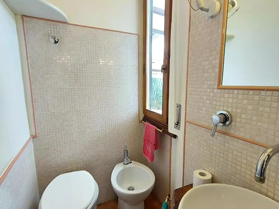 Immagine 42 di Casa bifamiliare in vendita  a Lucca