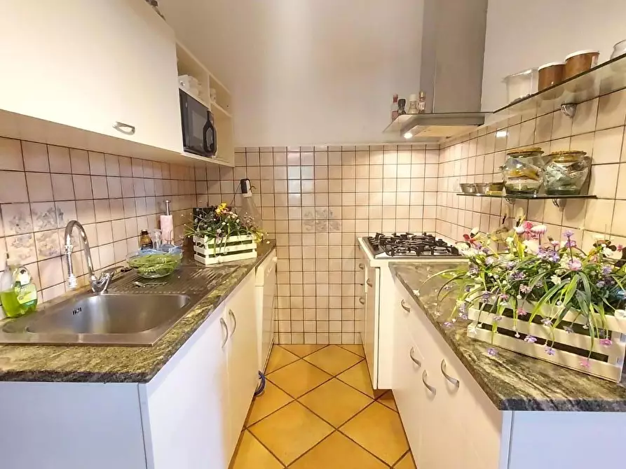 Immagine 25 di Casa bifamiliare in vendita  a Lucca