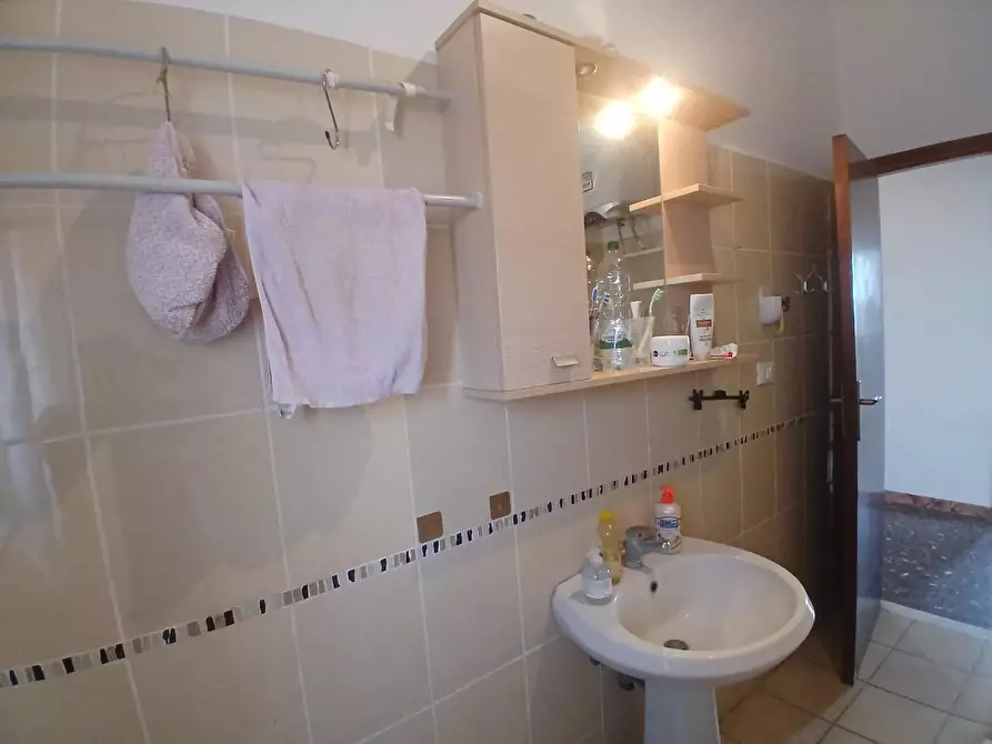 Immagine 22 di Appartamento in vendita  a Livorno