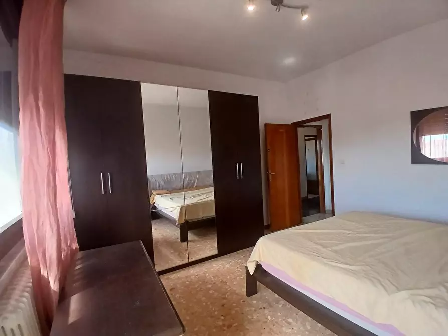 Immagine 15 di Appartamento in vendita  a Livorno