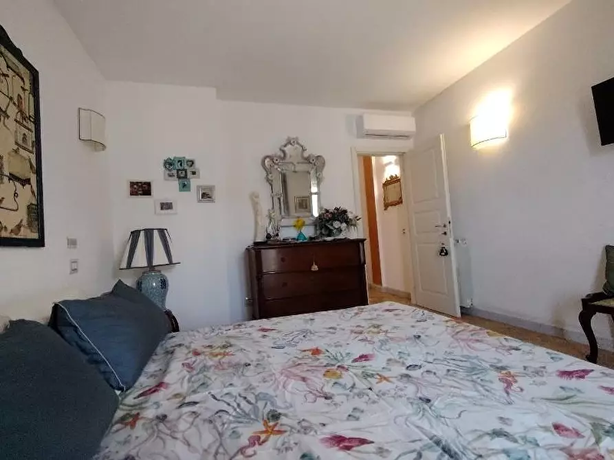 Immagine 12 di Villetta a schiera in vendita  a Massa