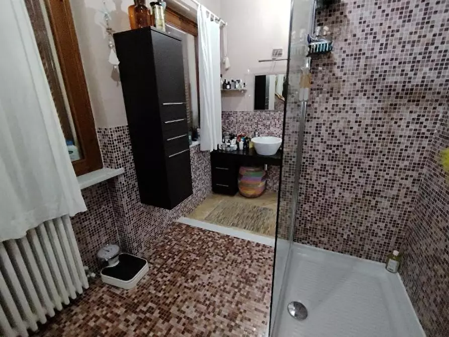 Immagine 16 di Villetta a schiera in vendita  a Massa