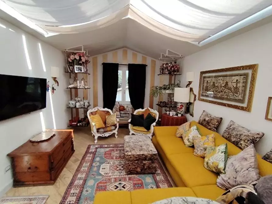 Immagine 18 di Villetta a schiera in vendita  a Massa