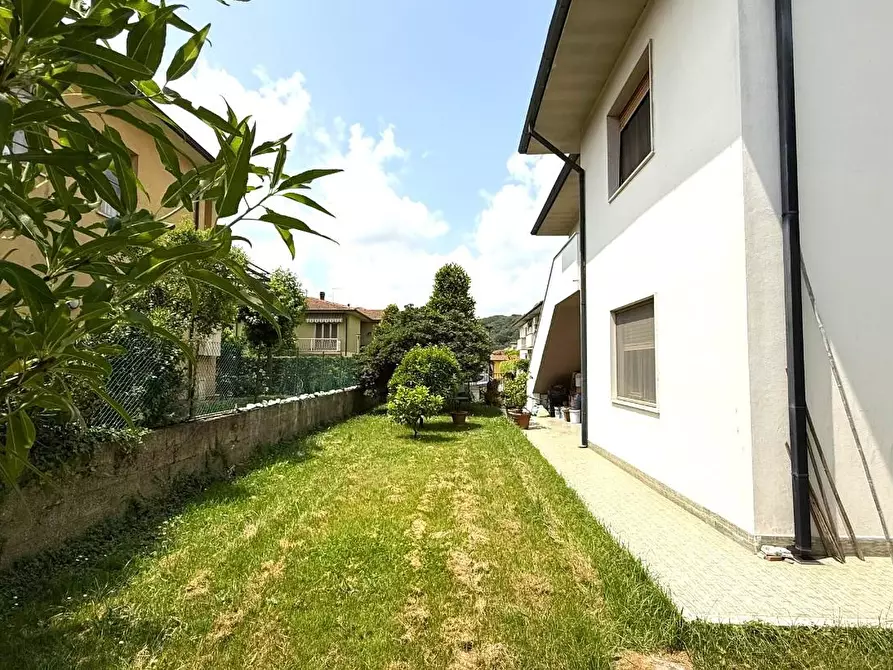 Immagine 22 di Villa in vendita  a Vicopisano