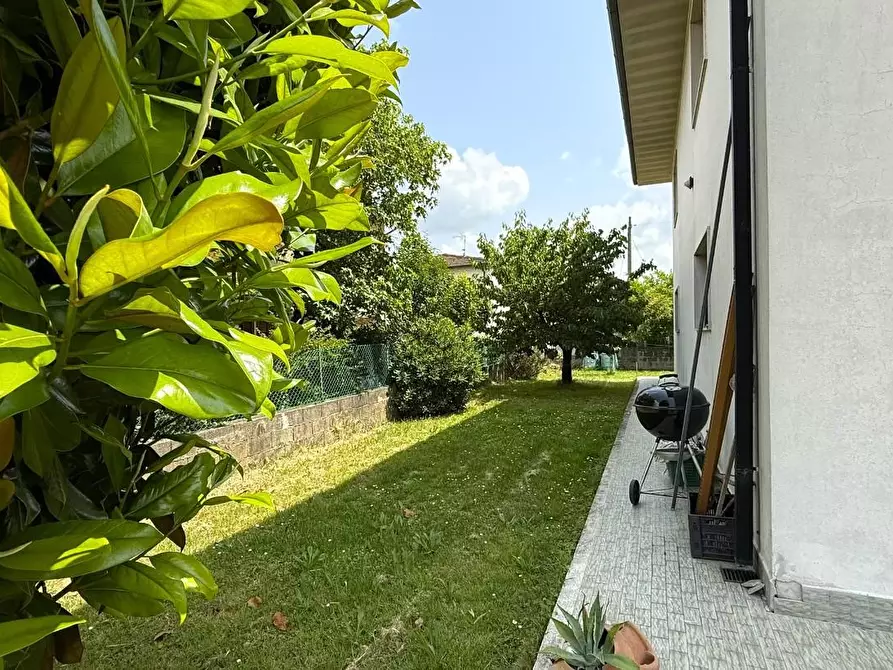 Immagine 20 di Villa in vendita  a Vicopisano