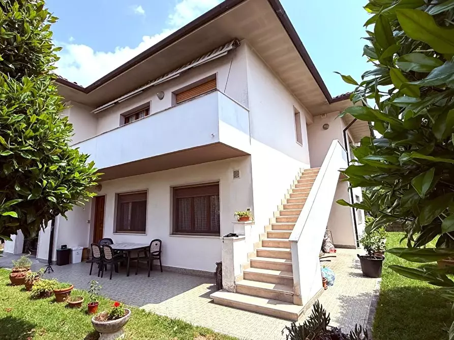 Immagine 1 di Villa in vendita  a Vicopisano