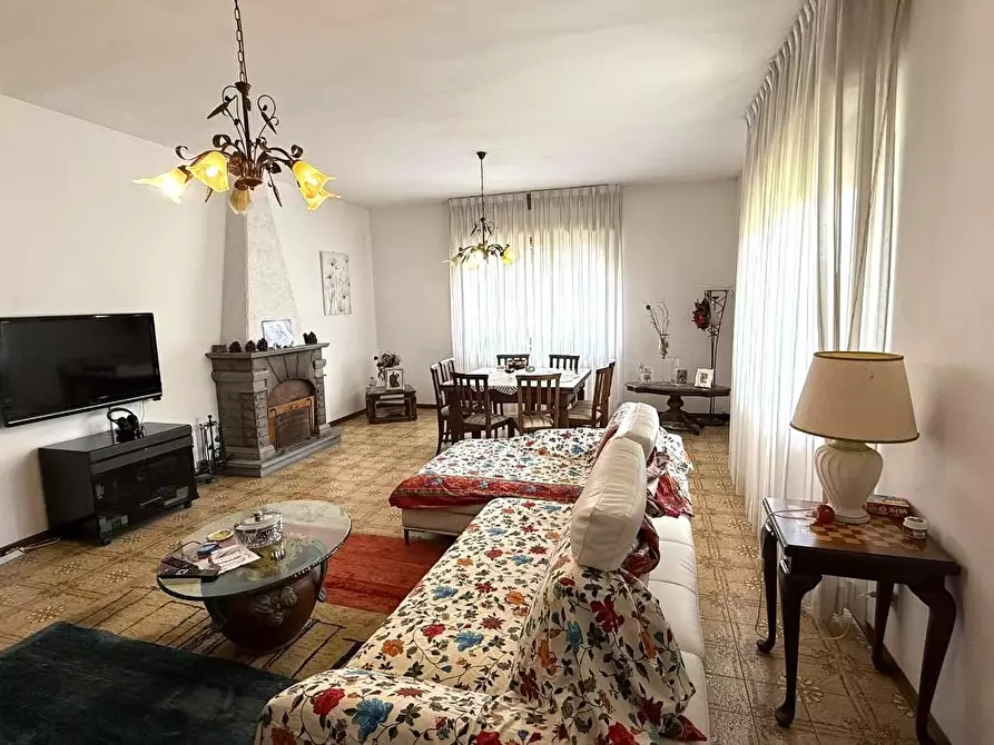 Immagine 3 di Villa in vendita  a Vicopisano