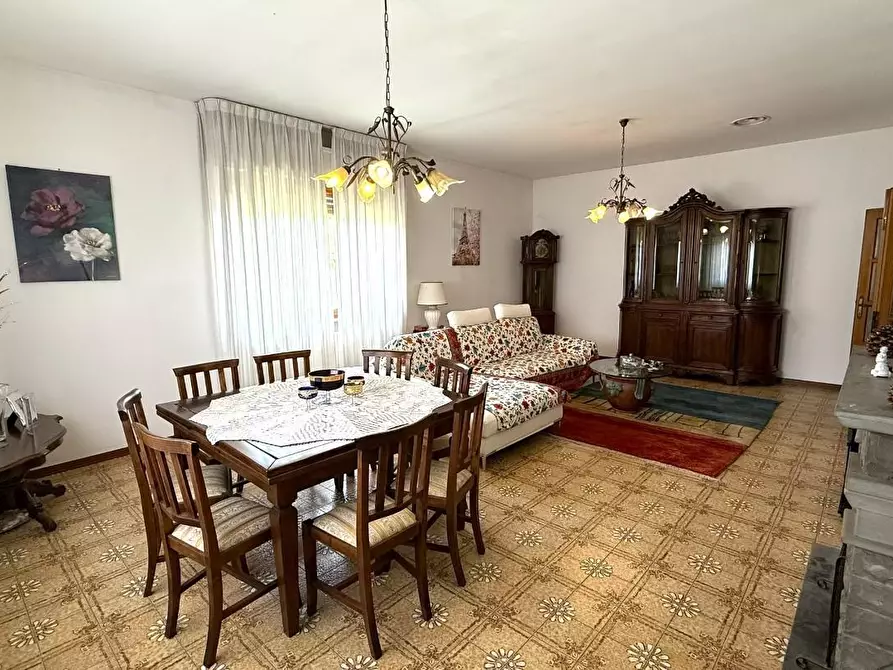 Immagine 5 di Villa in vendita  a Vicopisano