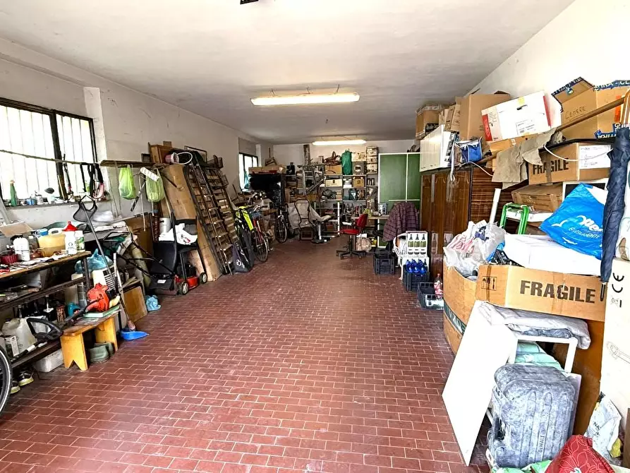 Immagine 15 di Villa in vendita  a Vicopisano