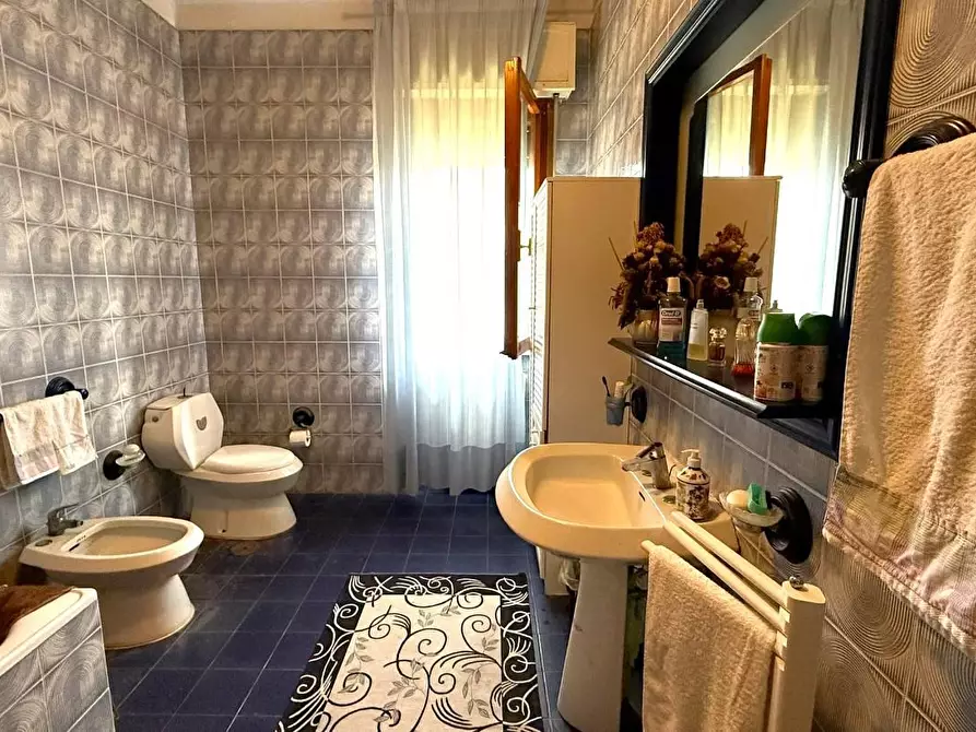 Immagine 10 di Villa in vendita  a Vicopisano