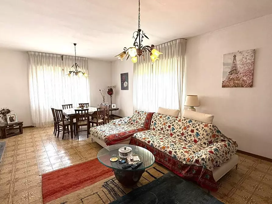 Immagine 2 di Villa in vendita  a Vicopisano