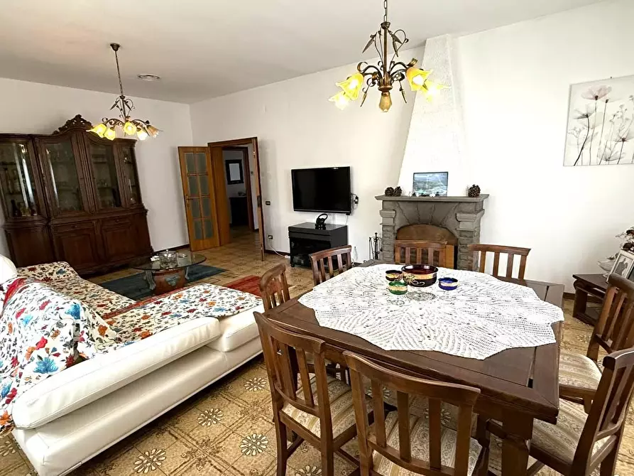 Immagine 4 di Villa in vendita  a Vicopisano