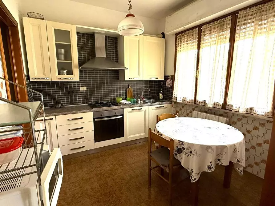 Immagine 16 di Villa in vendita  a Vicopisano