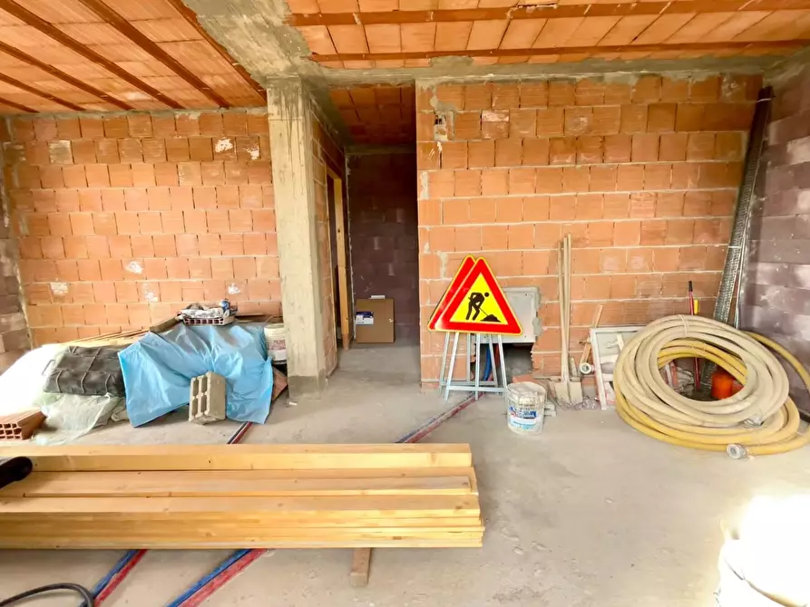 Immagine 2 di Villetta a schiera in vendita  a Pontedera