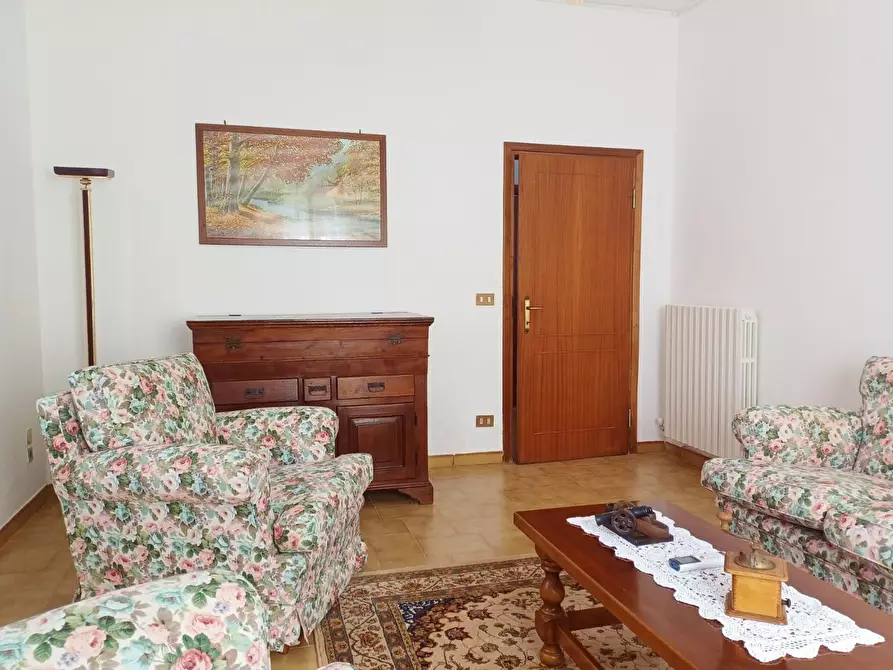 Immagine 11 di Casa indipendente in vendita  a Santa Maria A Monte