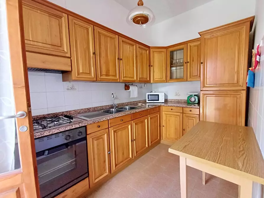 Immagine 17 di Casa indipendente in vendita  a Santa Maria A Monte