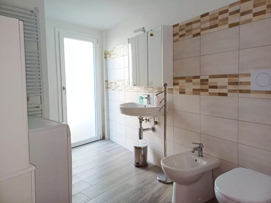 Immagine 26 di Casa indipendente in vendita  a Santa Maria A Monte