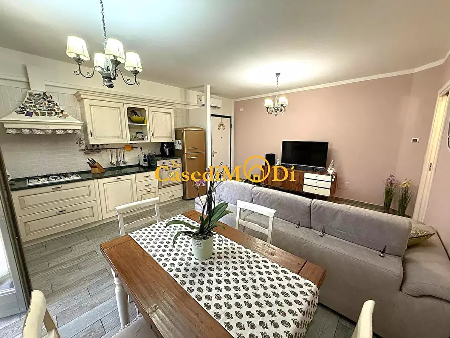 Immagine 2 di Appartamento in vendita  a Livorno