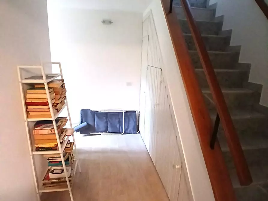 Immagine 8 di Villetta a schiera in vendita  a Massa